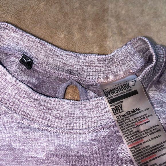 Gymshark Camo
Seamless Long
Sleeve Crop Top
- Lavender Grey - Picture 3 of 5